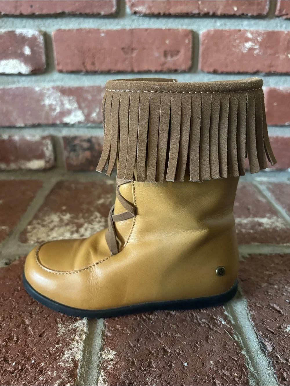 Momogrow Leather Moccasin Fringe Lace-Up Kids Boots Girl’s Size 10